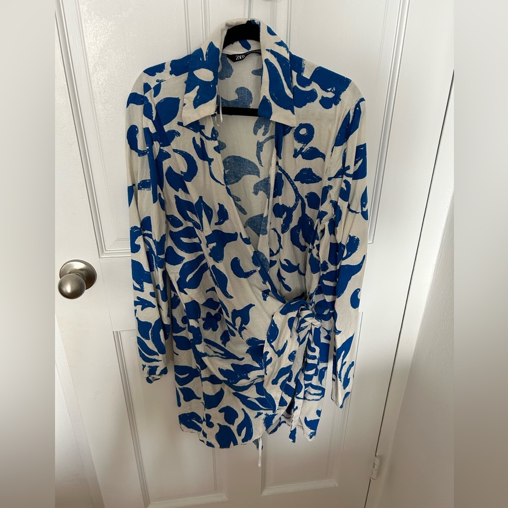 Zara White/Blue Mini Wrap Dress, Size large